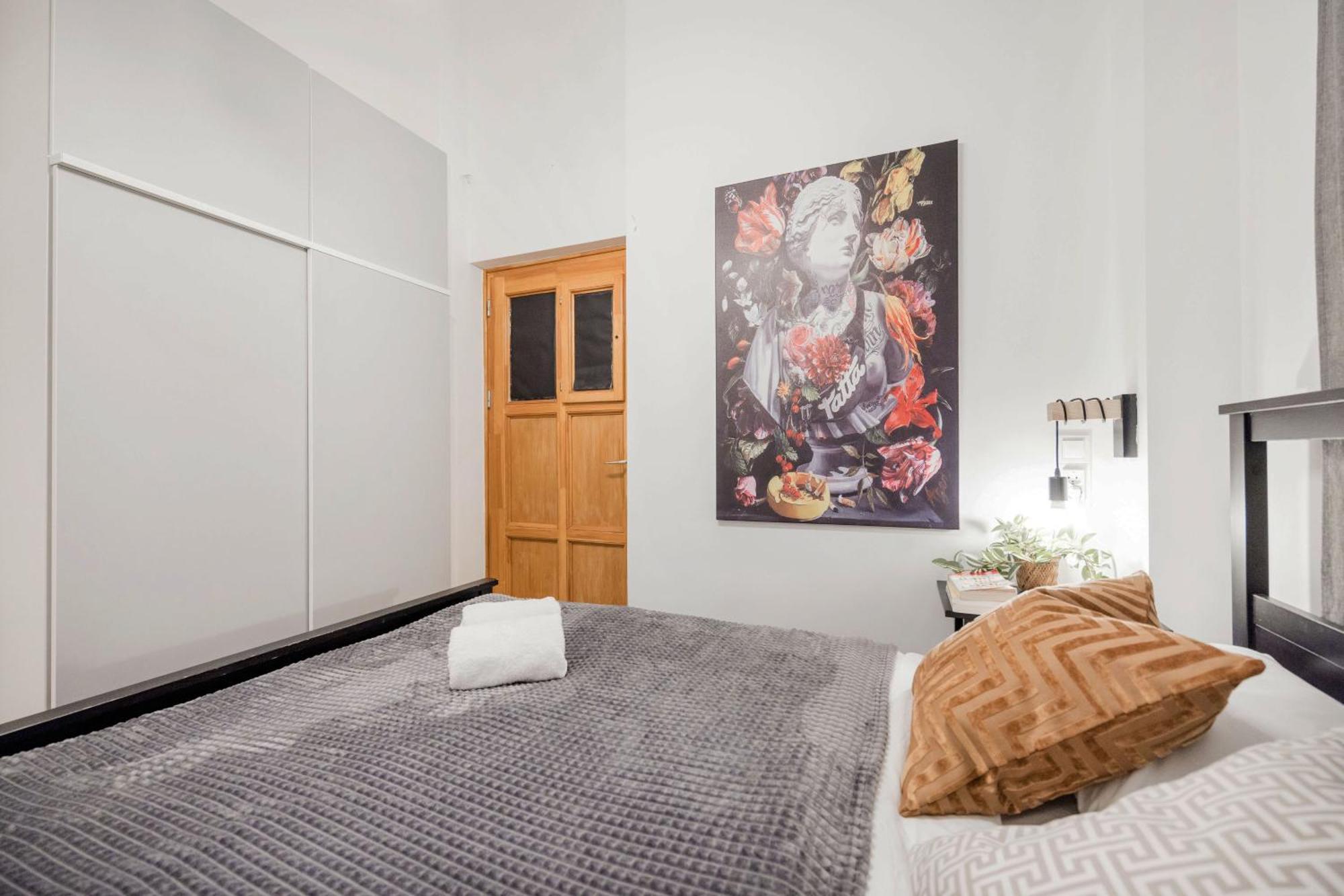 Wellness Wonderland: Garden, Sauna, Jacuzzi In Cbd Budapeşte Dış mekan fotoğraf