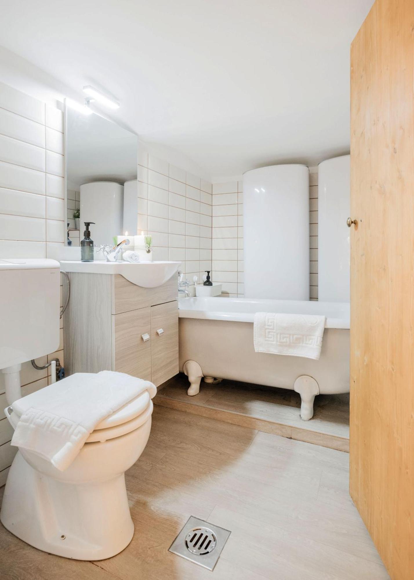 Wellness Wonderland: Garden, Sauna, Jacuzzi In Cbd Budapeşte Dış mekan fotoğraf