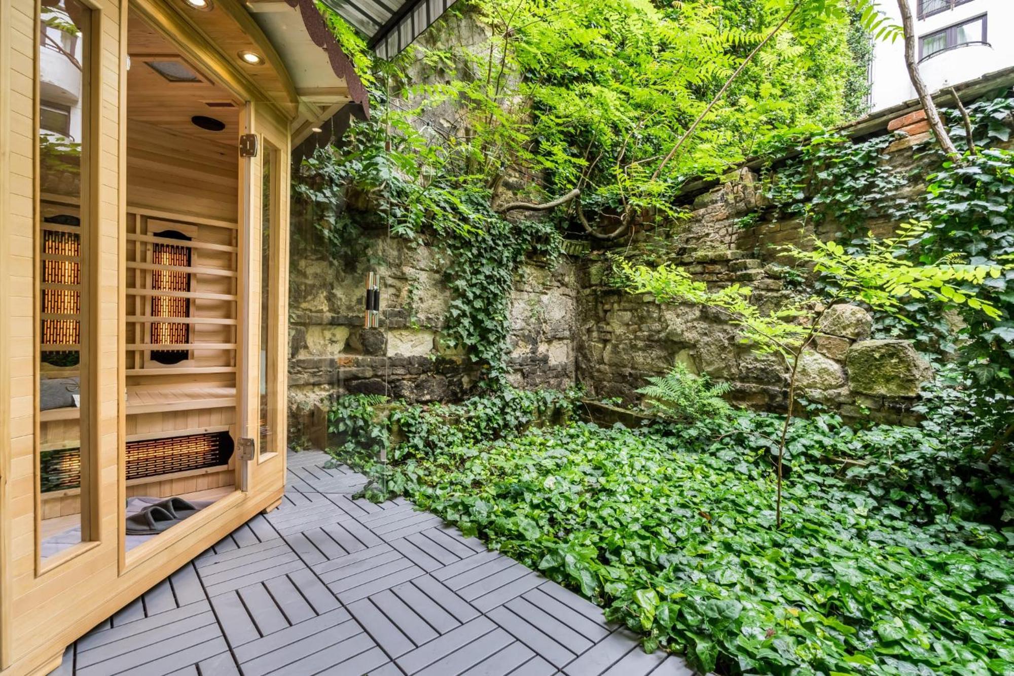 Wellness Wonderland: Garden, Sauna, Jacuzzi In Cbd Budapeşte Dış mekan fotoğraf
