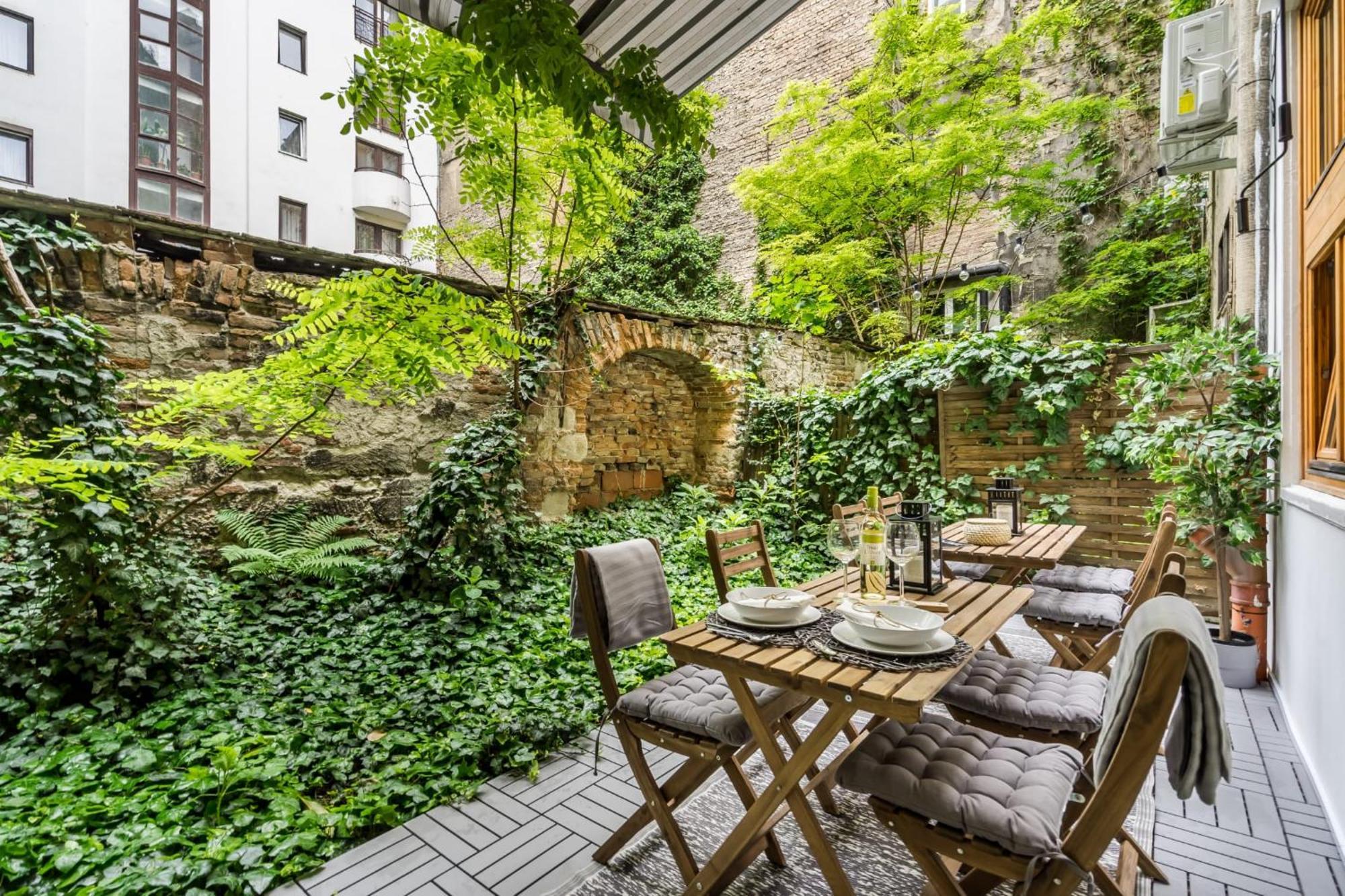 Wellness Wonderland: Garden, Sauna, Jacuzzi In Cbd Budapeşte Dış mekan fotoğraf